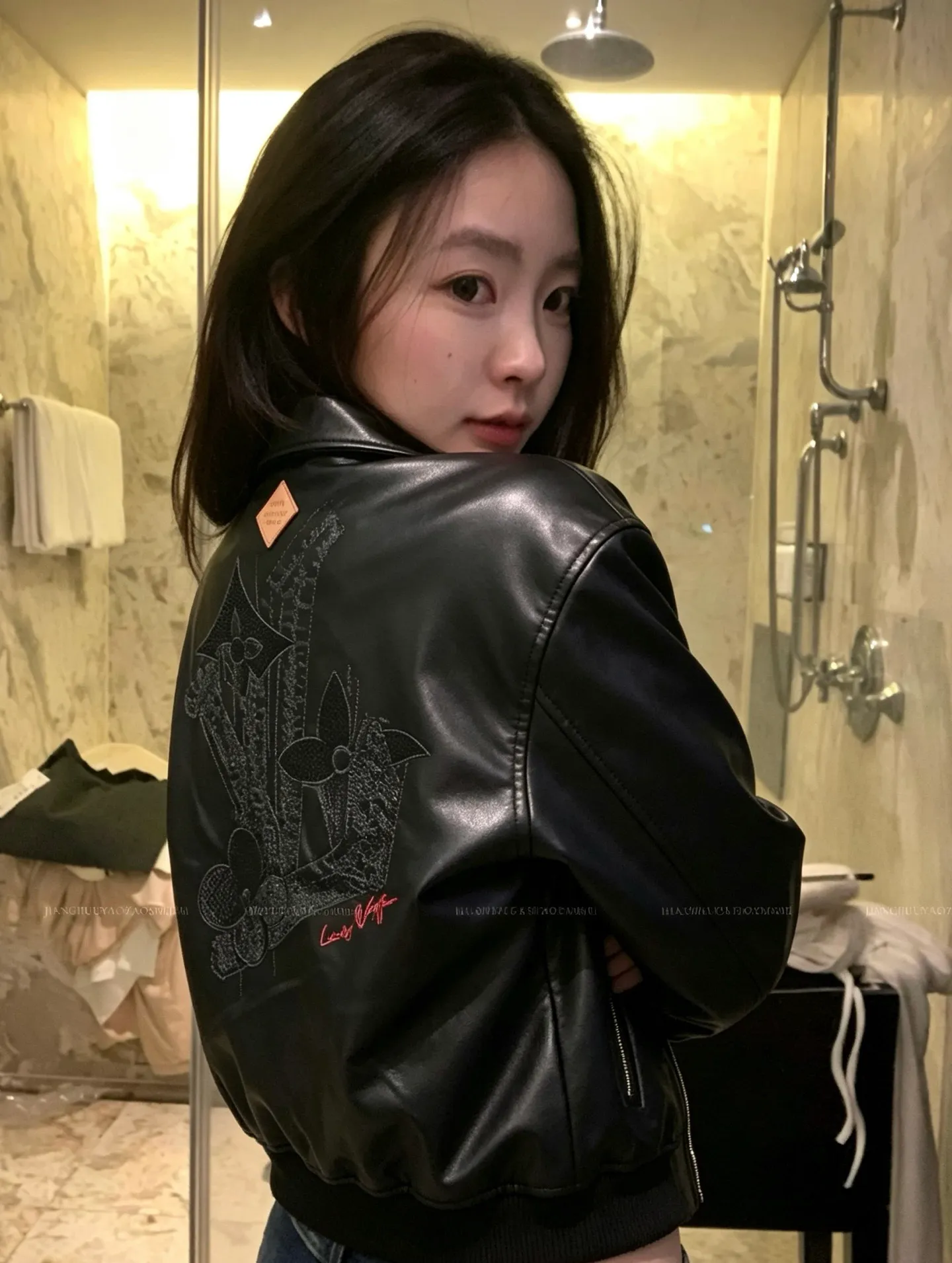 Louis Vuitton Louis Vuitton three-flower embroidered logo lapel leather jacket